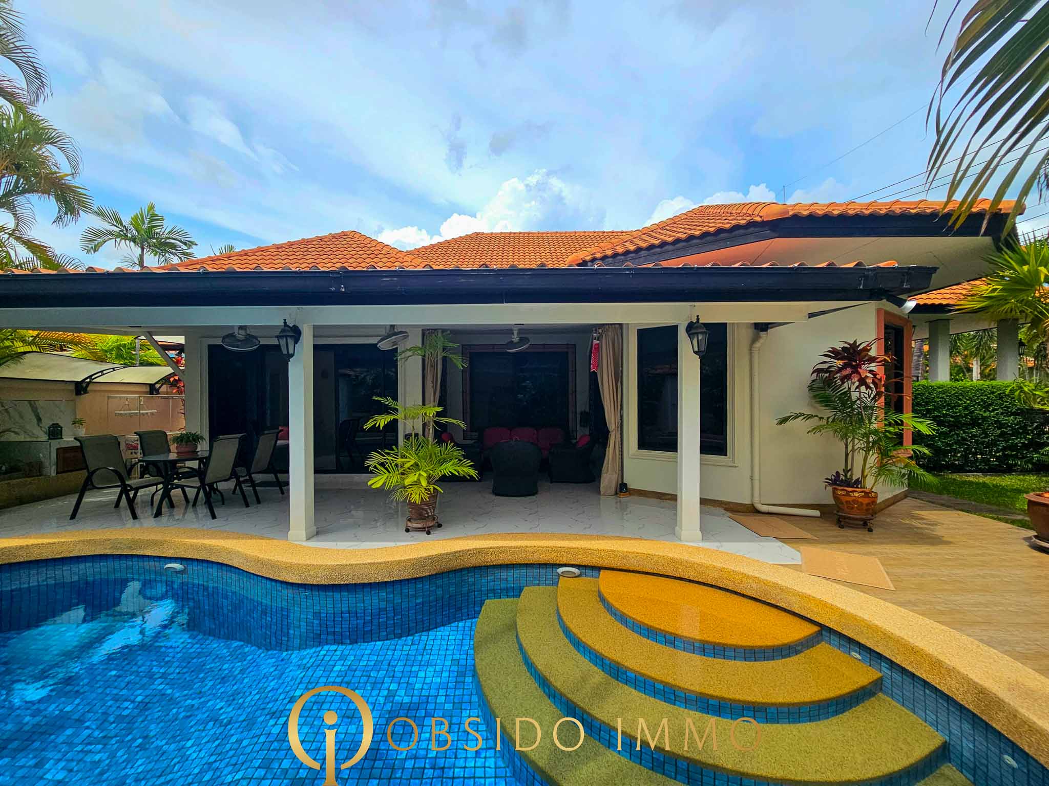 modern tropical villa 114-05